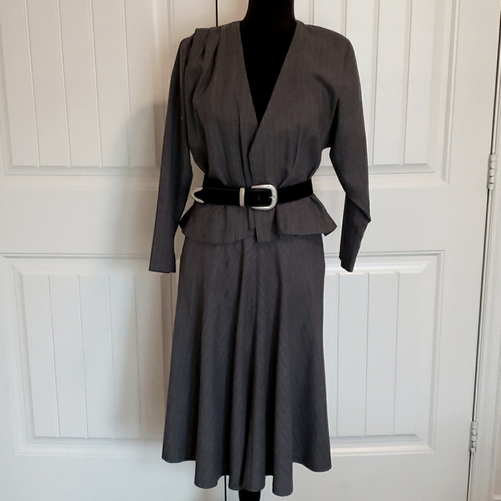 Dress suit